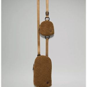 Lululemon Modular Phone Crossbody Bag 
Fleece